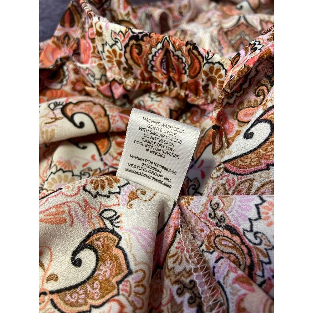 Status skirt‎ by Chenault